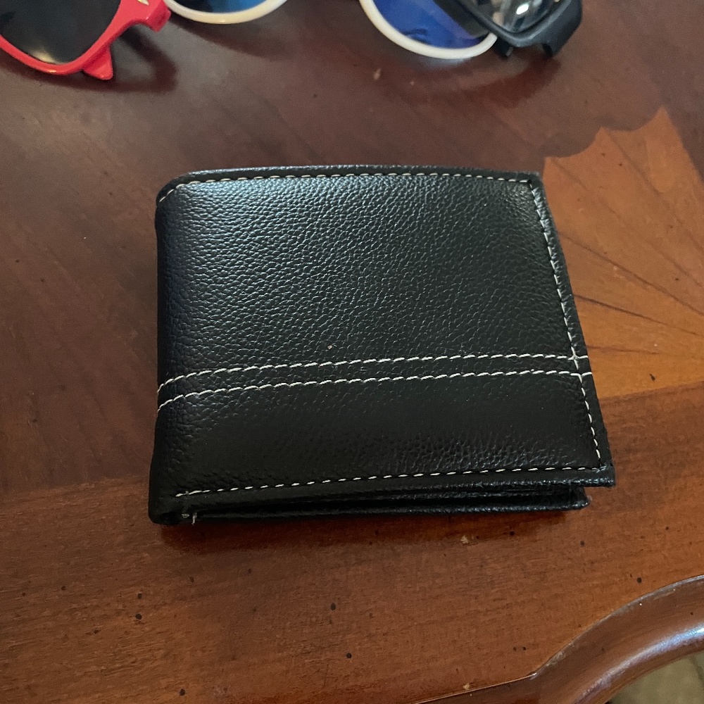 Black Men's Bi-fold Wallet